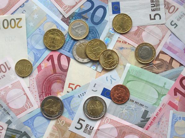 融商环球：欧元支撑位震荡调整，比特币多头一飞冲天